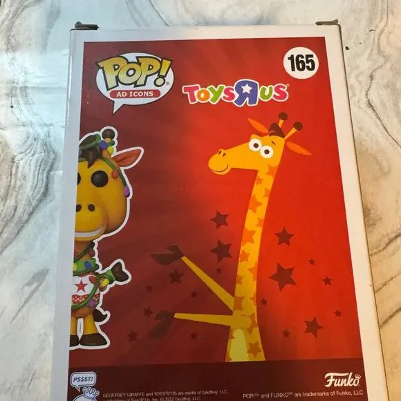 Geoffrey with Macys sweater Funko Pop 165 - Picture 3 of 8